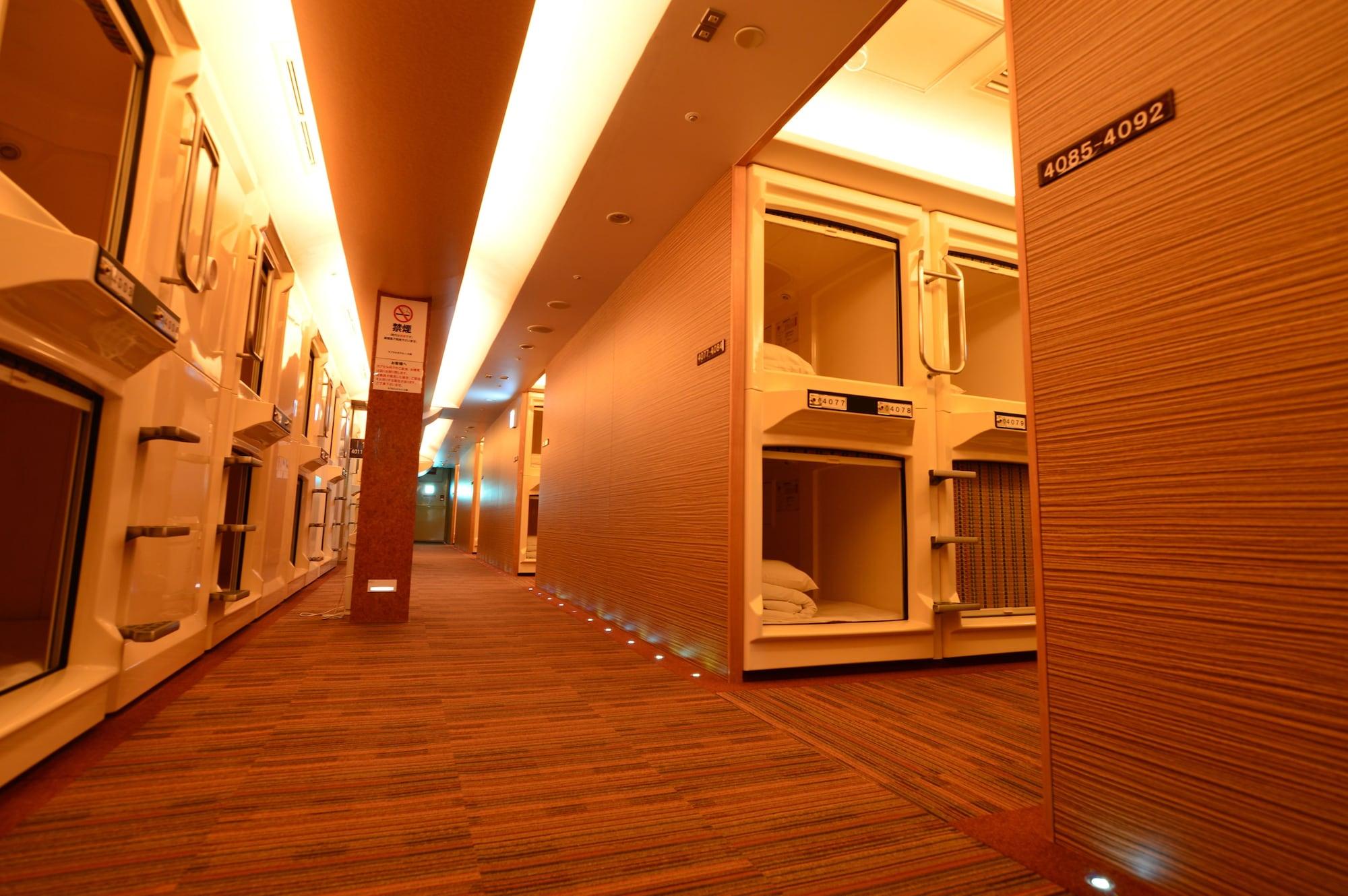 Capsule Inn Osaka - Caters To Men Екстериор снимка