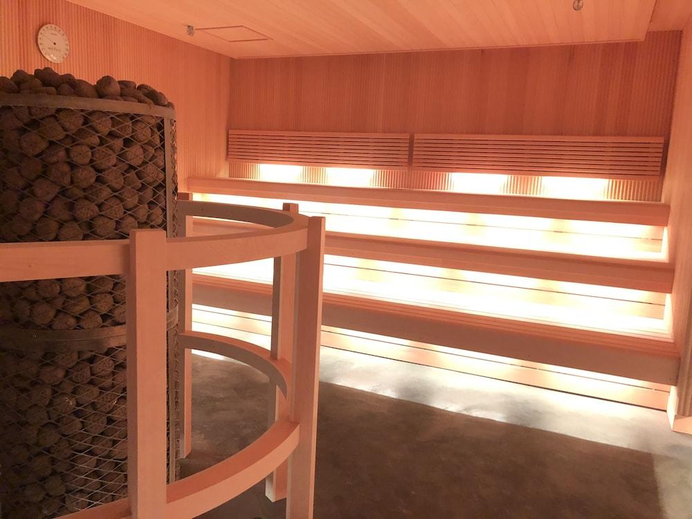 Capsule Inn Osaka - Caters To Men Екстериор снимка