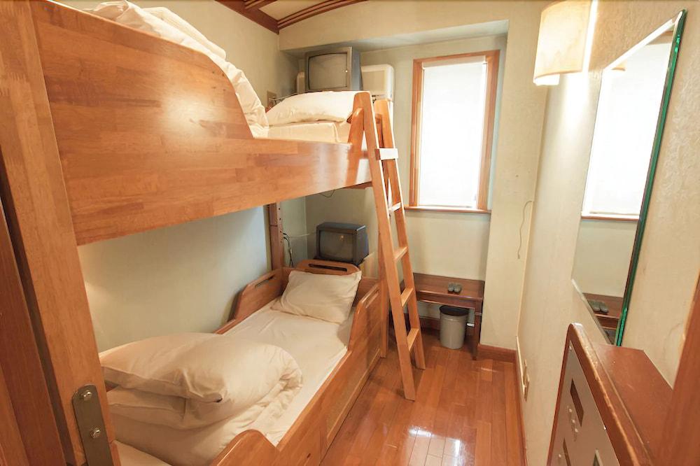 Capsule Inn Osaka - Caters To Men Екстериор снимка