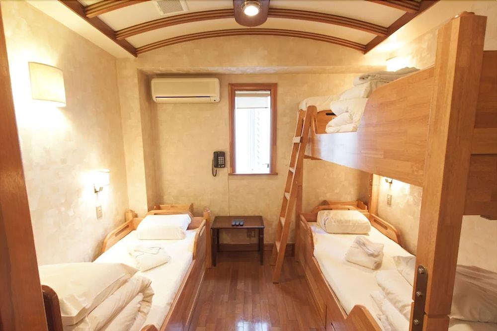 Capsule Inn Osaka - Caters To Men Екстериор снимка