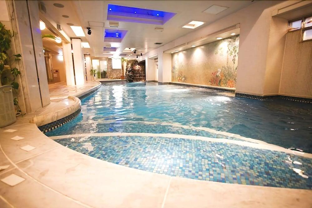 Capsule Inn Osaka - Caters To Men Екстериор снимка