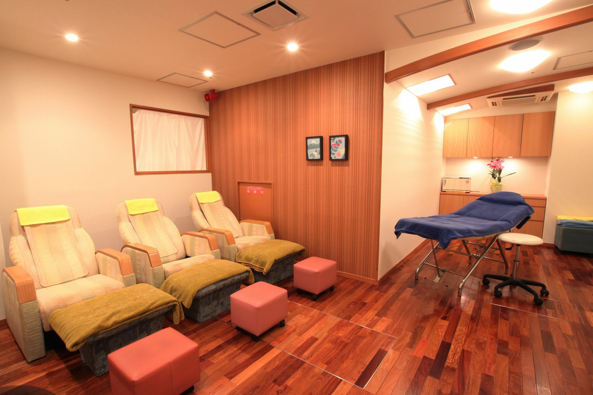 Capsule Inn Osaka - Caters To Men Екстериор снимка